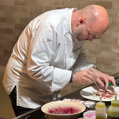 Michelin Chef Yannick Hochet in action_2