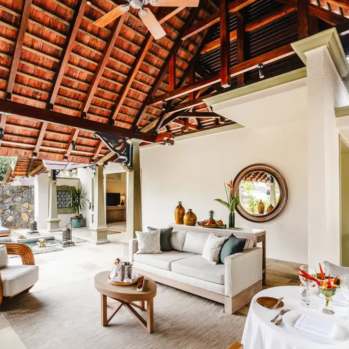 villa outdoor living area